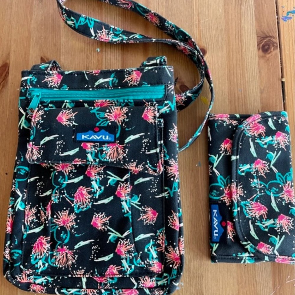 Kavu purse with matching wallet